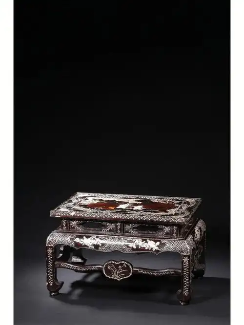 漆器嵌螺钿花几