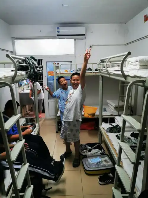 做更好的自己—南海中学七(6)班军训记录(1)