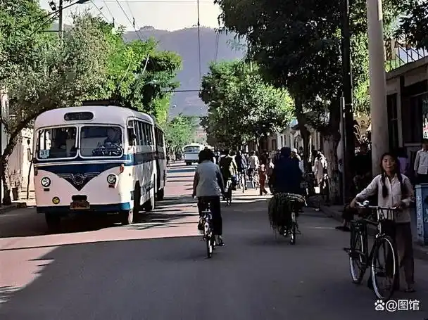 老照片:40年前的甘肃兰州,很有年代感!