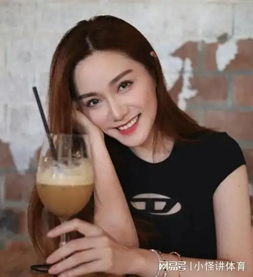 汤洛雯大犯选择困难症马国明在线安慰别样的秀恩爱