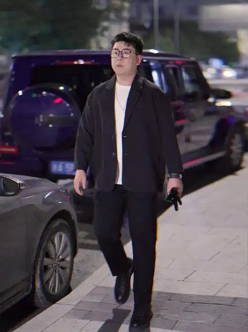 微胖男生春秋季搭配西装外套男韩版宽松帅气休闲小西装学生大码