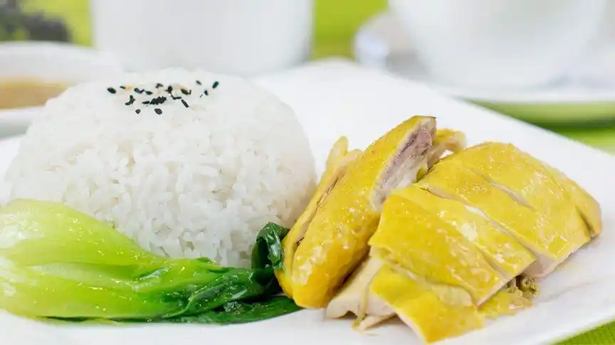 看似简单的白切鸡饭,也要做到尽善尽美,多余的边角料全部丢弃