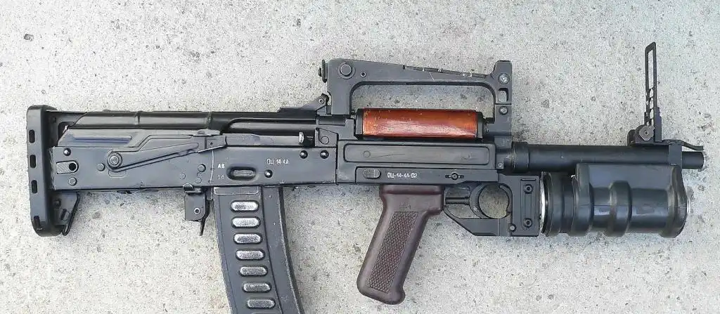 加装榴弹发射器组件的oc-14安装榴弹发射器之前,握把,加长枪管和击发