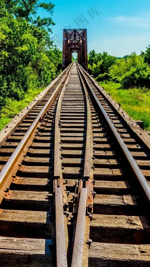 火车轨道高清摄影图片 - 菜鸟图库