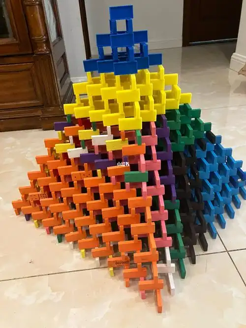 十一假每天都有搭作品,先上一个12*12多米诺骨牌金字塔7015#玩不