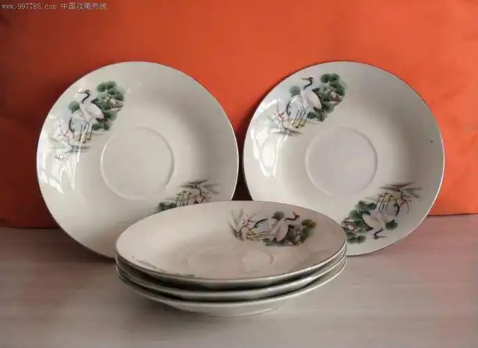 唐山松鹤小瓷盘