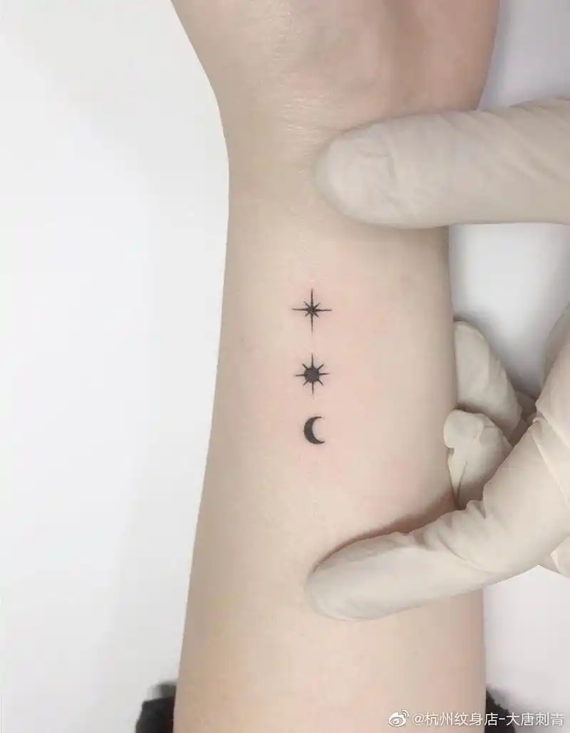 纹身手腕小清新纹身更新