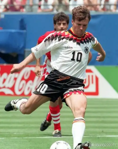 洛塔尔·赫伯特·马特乌斯(1961年3月21日—),出生于巴伐利亚的埃尔朗