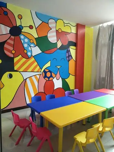 我们的创意儿童画教室都是由老师们亲自手绘而成,只为给小朋友带来