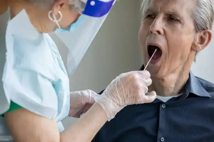 采核酸时能不能啊捅喉咙不舒服怎么办