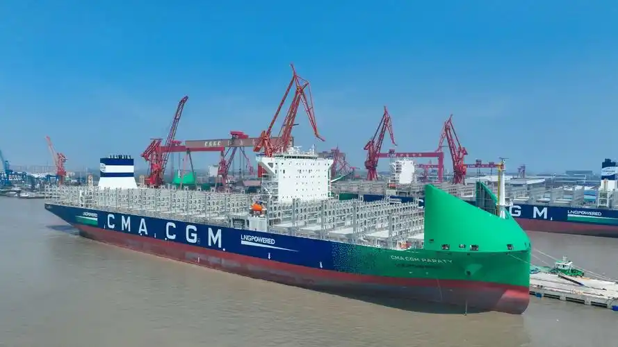 "海上绿巨人"再上新,全球最大lng动力集装箱船预计2025年交付|lng