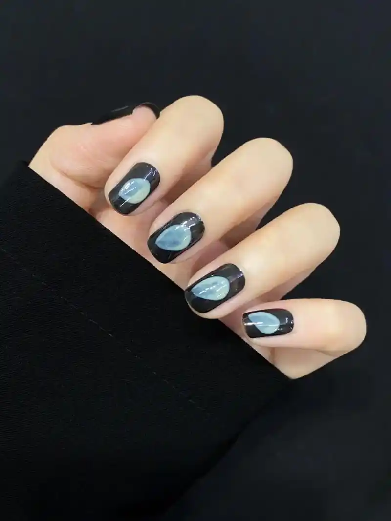 好酷黑蓝配色涂鸦甜酷风美甲