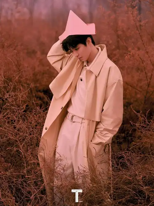 王俊凯t锦绣三月刊内页大片 西装造型77风衣造型……_高清图集_新浪