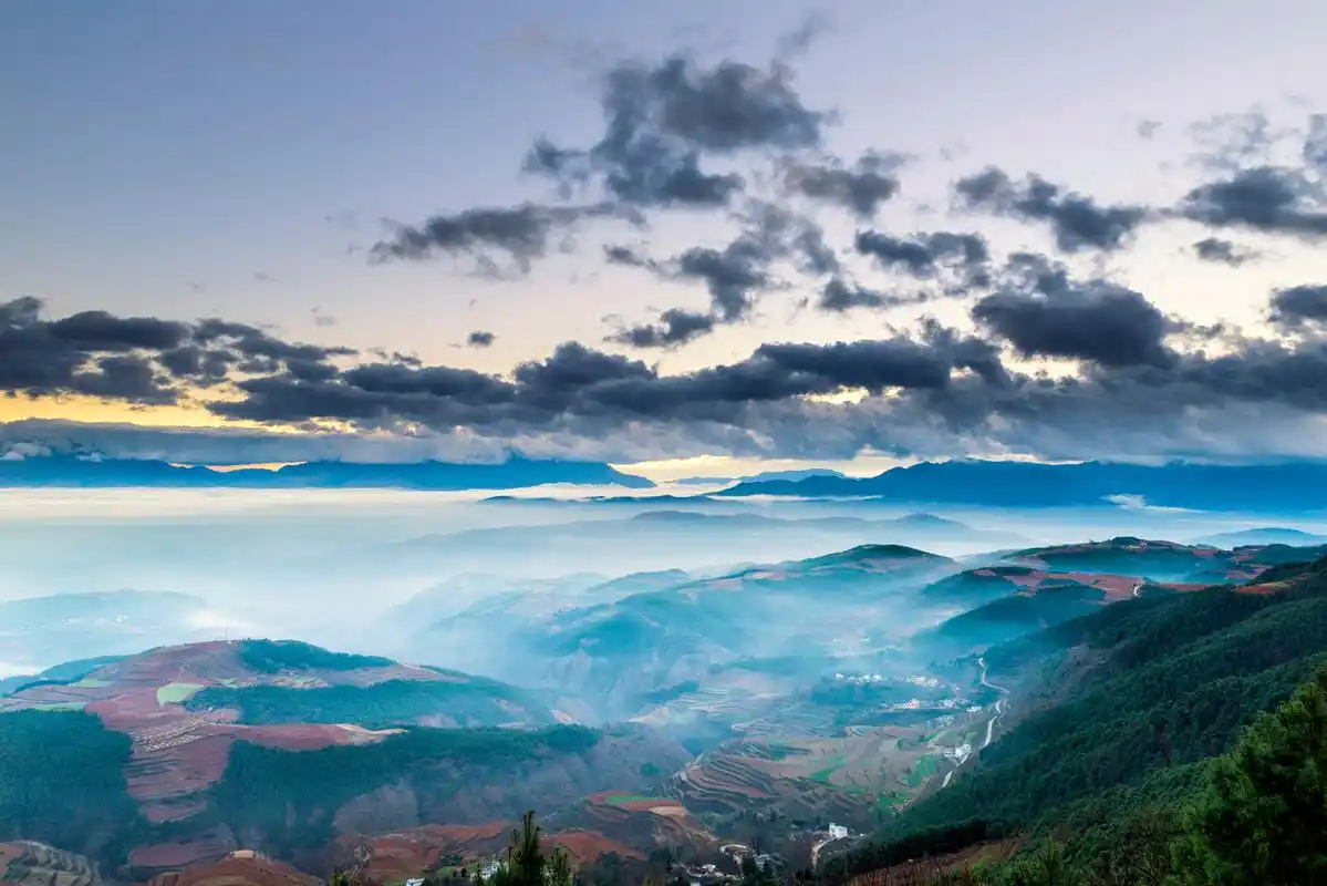 位于云南大理市,洱海是大理最瑰丽的自然景观之一.