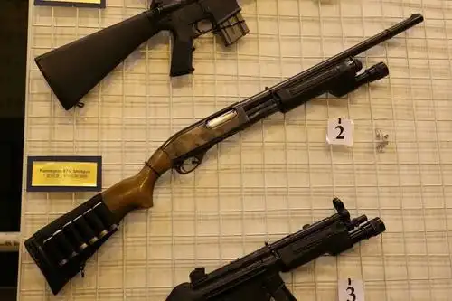 霰弹枪在二战被禁用关于霰弹枪的进化史目前甚至做到两枪结合