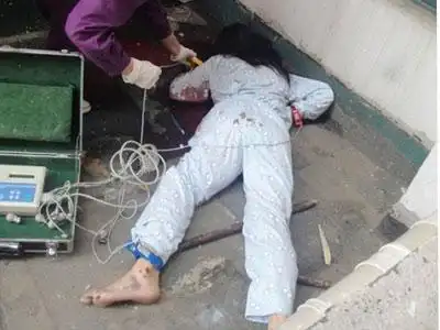 石油大学女生跳楼 从7楼跳下当场死亡