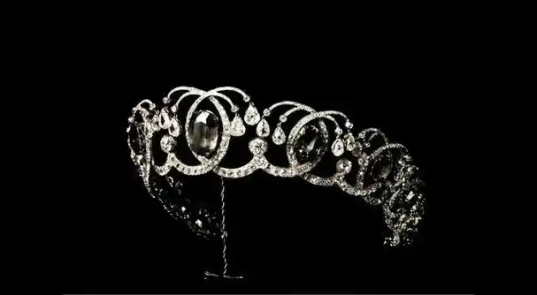 俄国沙皇权杖上的大石头是水晶吗? - 石塘网