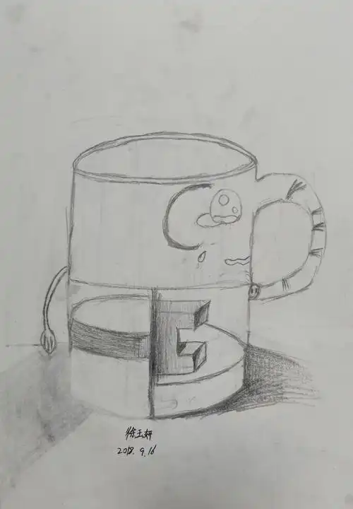 9.16丹尼斯校区创意素描班周日下午4:20《圆柱体的创意变形》