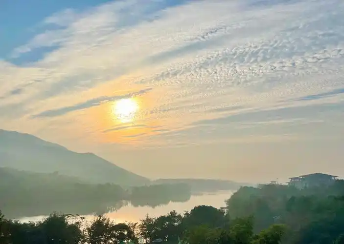 早安太阳出来了