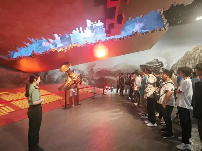 做新时代好青年 —马克思主义学院组织学生到济南战役纪念馆开展实践