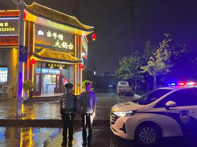 安阳市公安局高新分局认真开展夏夜治安巡查宣防集中统一行动