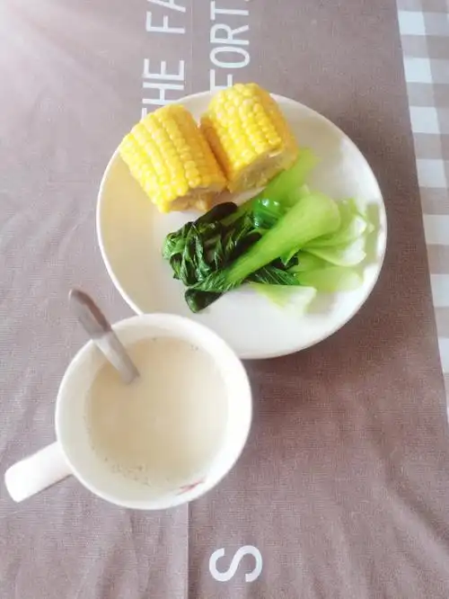 13来到天津下决心减肥啊,不然裤子衣服又得重新买了,也跟过三天全程