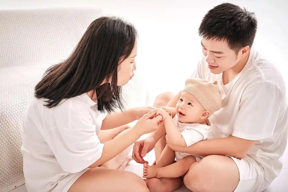 亲爱的一家三口,简单幸福,见到你们,便见到全世界! - 抖音