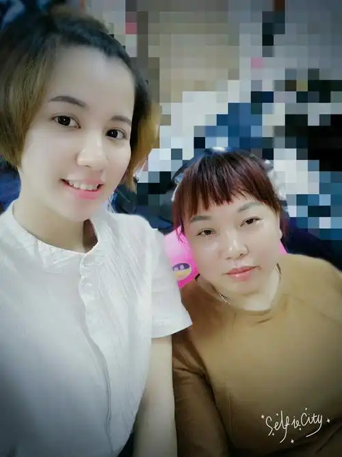 这是你第一次向我请教怎么自拍照片 ,因为你想要换微信头像.