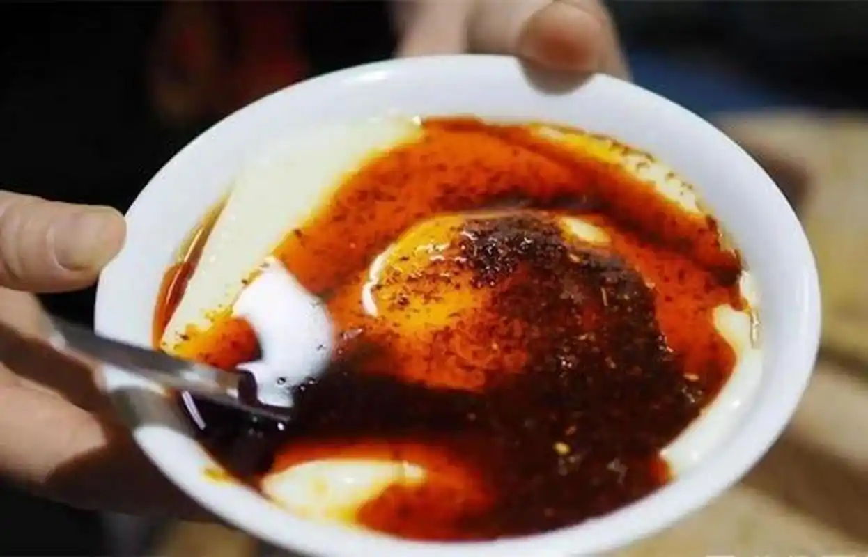 乾县豆腐脑,是陕西省咸阳市乾县的著名特色小吃.