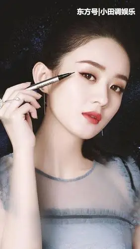 拥有性感嘴唇的的女星,热巴让人招架不住,杨幂撩人,她最迷人!