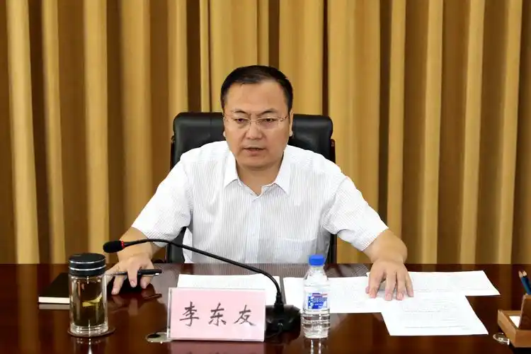 李东友在第三次老旧小区改造工作调度会上强调要