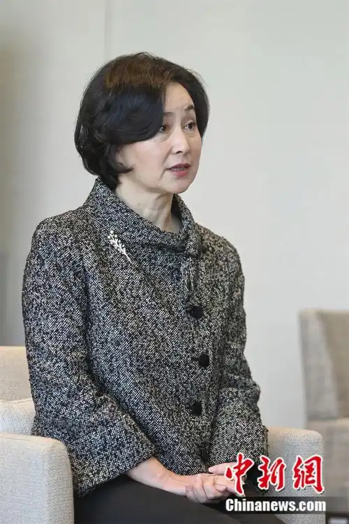 何超琼接受中新网"港澳会客厅"采访.李志华 摄