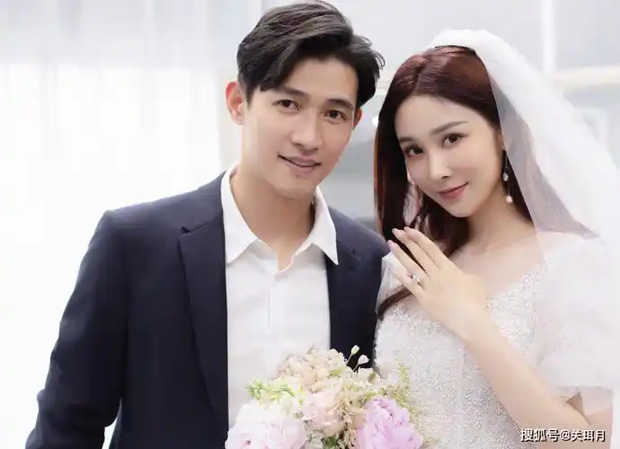 娄艺潇结婚(金世佳李金铭结婚照)