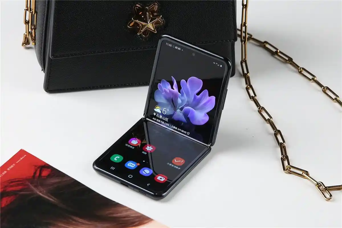 三星翻盖双屏旗舰,另类折叠手机 5g 版