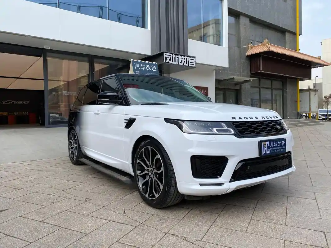 汽车改色|路虎揽运定制车身改色,黑白渐变经典双拼