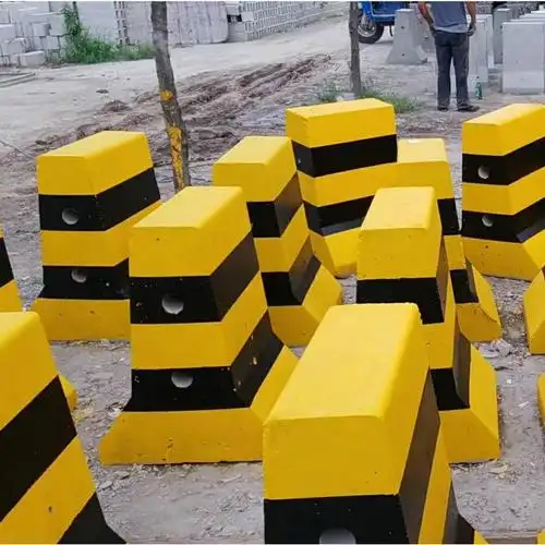 道路隔离墩 水泥隔离墩 水泥道路隔离墩厂家 信祥