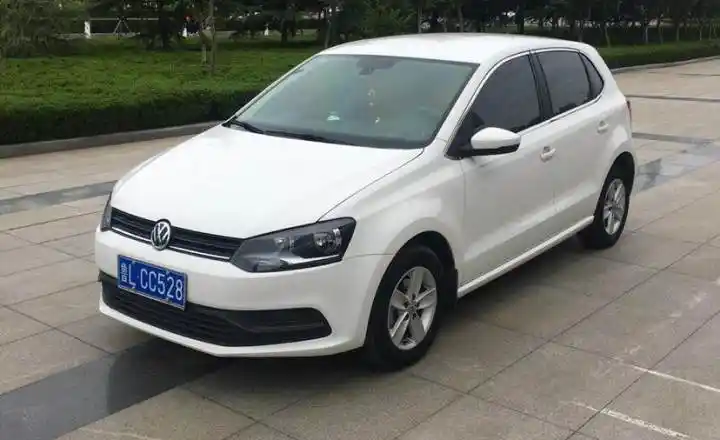 大众polo 1.4 风尚版 白色 手动挡