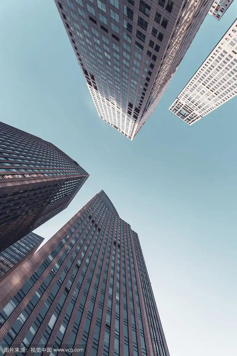 低视角仰视高楼大厦