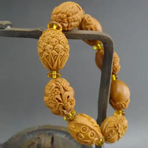 核雕名家金鱼《八宝水果》