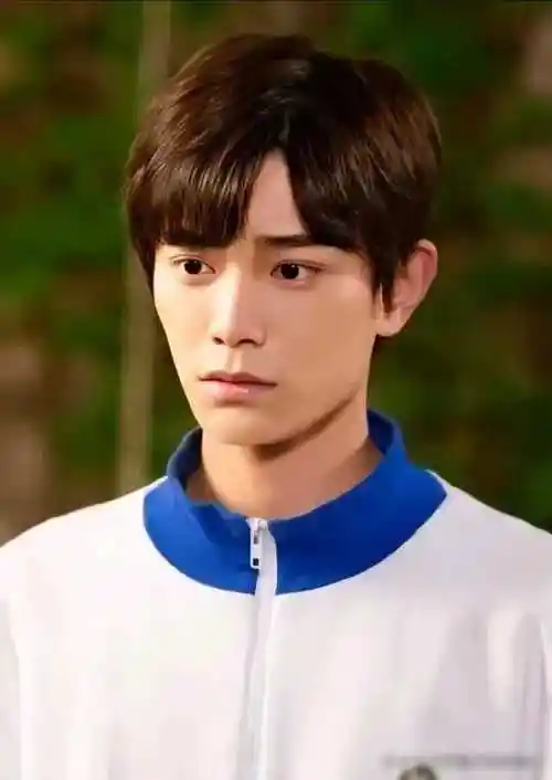 最近丁禹兮还开始运动健身了,有了腹肌更迷人了呢!