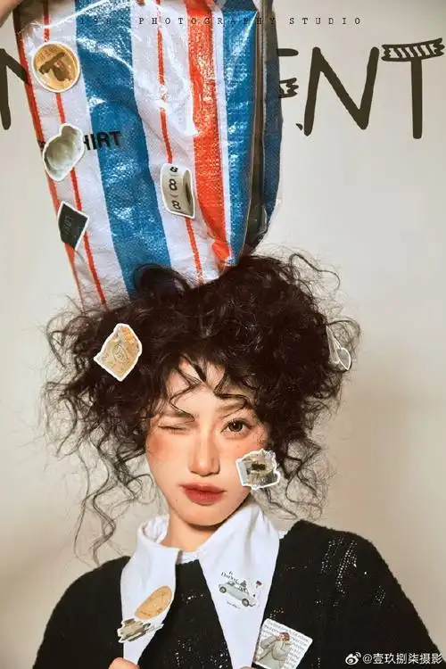 挑战蛇皮袋如何拍出创意高级感  #个人写真  #1987摄影工作室芜湖