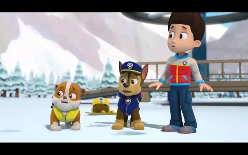 下雪了汪汪小狗狗汪汪队立大功