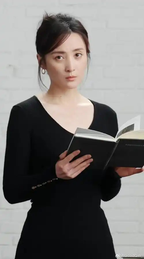 蒋勤勤超话连续四天看着蒋勤勤dy入眠然后就开始库库截然后越看越睡不