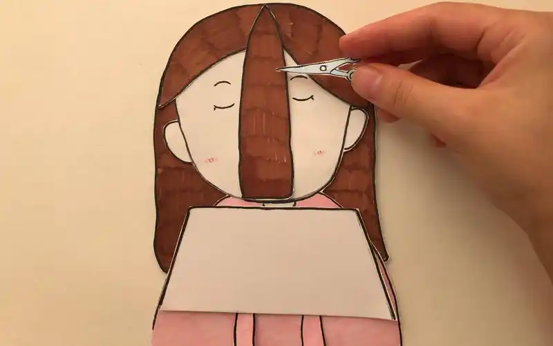 创意手绘定格动画:好朋友给室友剪刘海,最后效果如何呢?