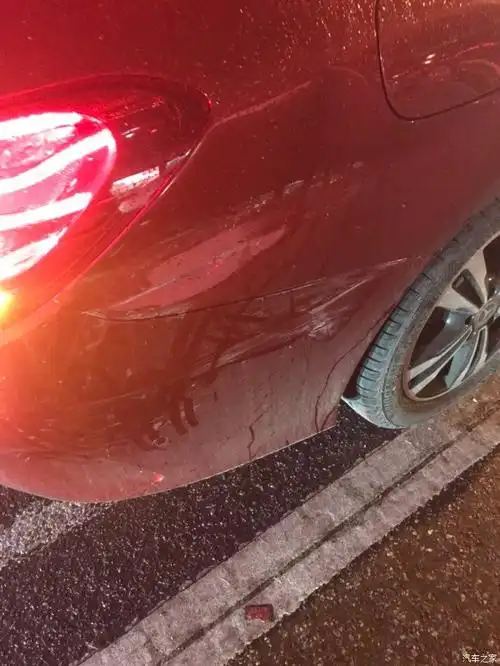 c200红提车5天第一撞