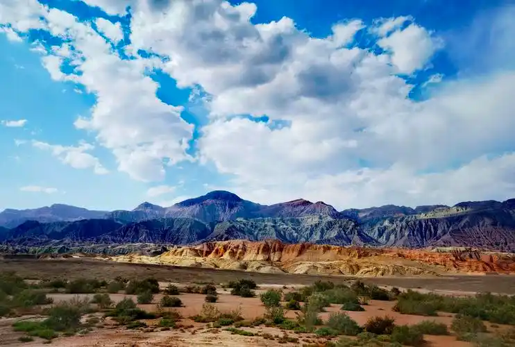 七彩山——伽师艳冠丹霞【首发】