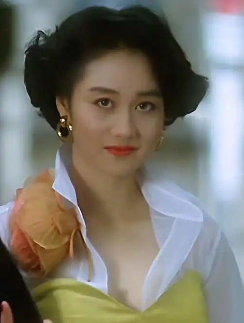 利智,一个自带魅惑的精致美女