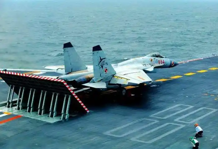 疑歼15电磁弹射成功航母关键技术或取得重大进步