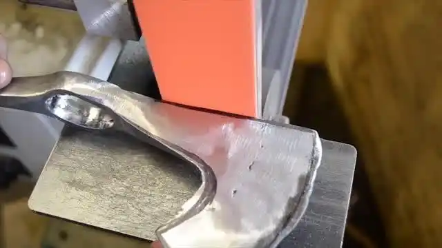 实拍牛人纯手工打造斧头全过程,真过瘾!