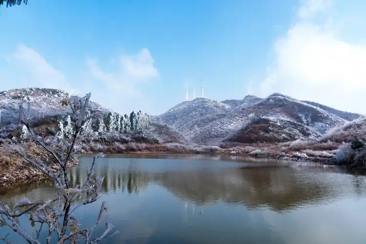 坐洞口高铁游洞口美丽景点_雪峰山